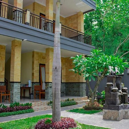 Yudis Homestay Toyapakeh Esterno foto