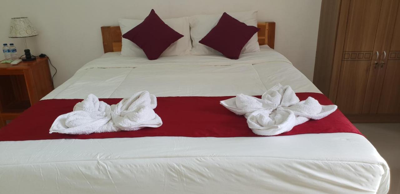 Yudis Homestay Toyapakeh Esterno foto